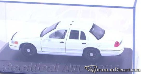 Ford Crown Victoria Welly.jpg