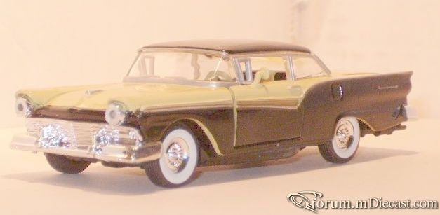 Ford Fairlane Road Champs.jpg