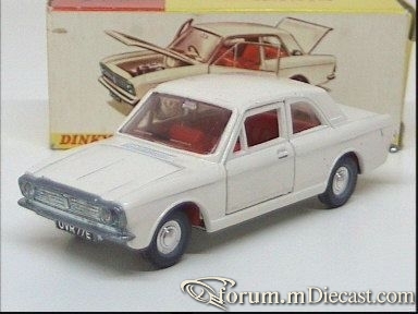 Ford Cortina Mk.II De Luxe Dinky.jpg