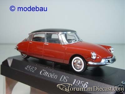 Citroen DS19 4d 1956 Solido.jpg