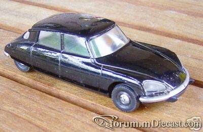 Citroen DS21 4d 1968 Injectaplastic.jpg