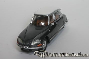 Citroen DS La Diosa Car-Maniac.jpg