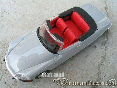 Citroen DS21 2d Cabrio 1970 Norev.jpg