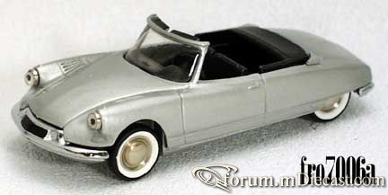 Citroen DS19 2d Cabrio 1961.jpg