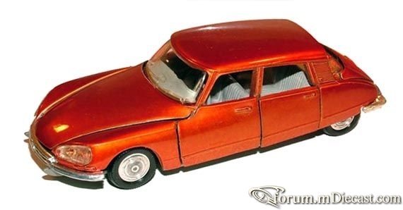 Citroen DS21 4d 1968 Norev.jpg