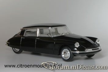 Citroen DS19 4d 1957 Vitesse.jpg