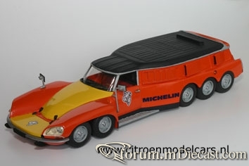 Citroen DS Milles Pates Calandre.jpg