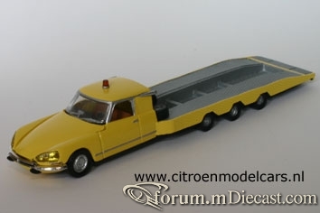 Citroen DS21 Tow 2d Eligor-RobB.jpg