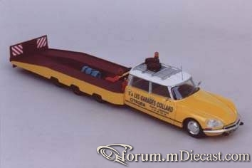 Citroen DS21 Tow 4d Original.jpg