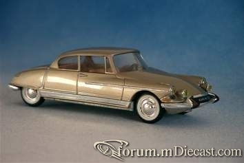 Citroen DS19 Chapron.jpg
