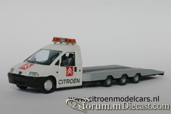 Citroen Jumpy 1995 Tow Solido-RobB.jpg