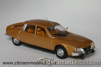 Citroen CX I 5d Universal Hobbies.jpg