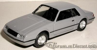 Ford Mustang 1982 2d ELC.jpg