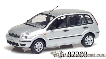 Ford Fusion 2002 Minichamps.jpg