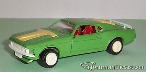Ford Mustang 1968 Boss 302 Mebetoys-Minsk.jpg