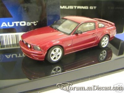 Ford Mustang 2005 GT Autoart.jpg