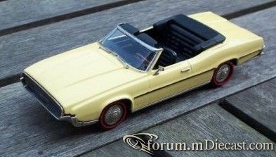 Ford Thunderbird 1967 Cabrio.jpg