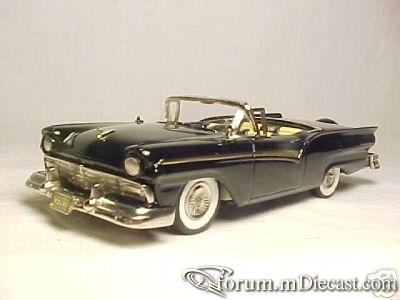 Ford Skyliner 1957 Cabrio Brooklin.jpg