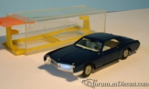 Buick Riviera 1973 Sabra.jpg