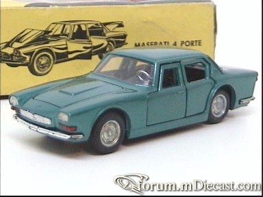 Maserati Quattroporte I Politoys.jpg