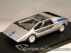 Maserati Boomerang Italdesign.jpg