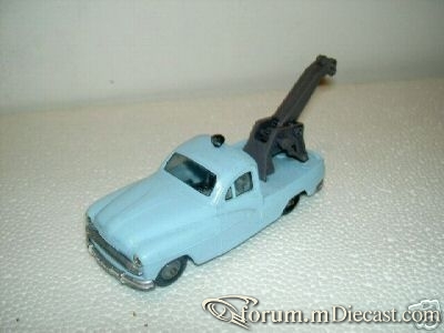 Peugeot 403 Tow.jpg