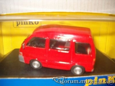 Piaggio Porter Pinko.jpg