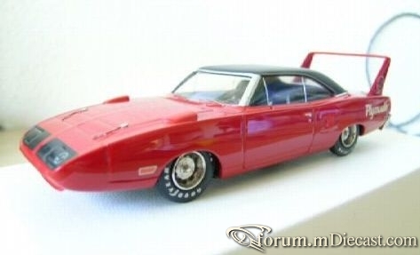 Plymouth Superbird.jpg