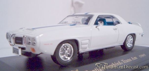 Pontiac Firebird Trans Am 1969 Yatming.jpg