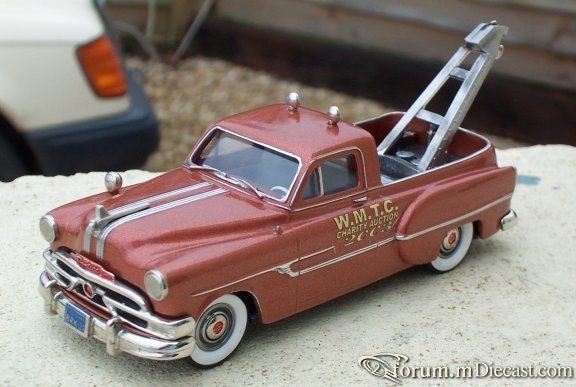 Pontiac Chieftain Tow Brooklin.jpg