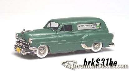 Pontiac Chieftain Van Brooklin.jpg