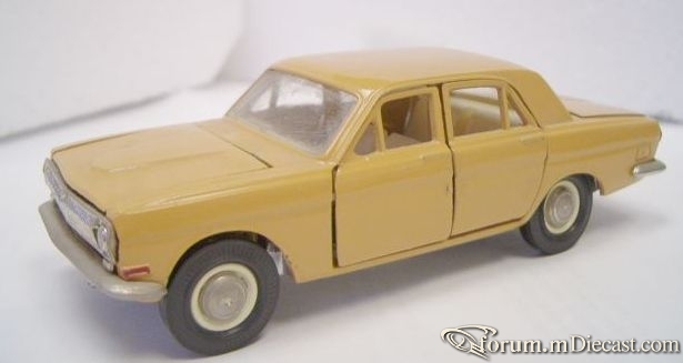 Gaz 24 1969 Tantal.jpg