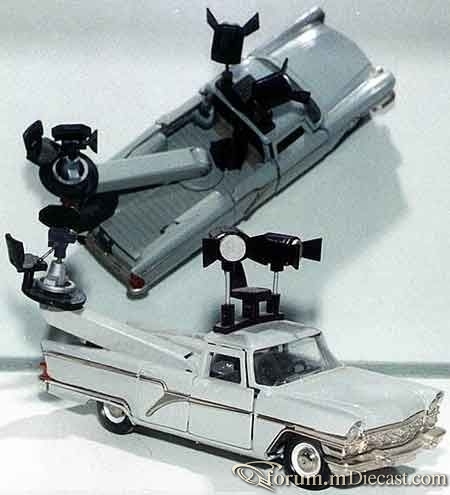 GAZ 13 Kino Agat-C.jpg
