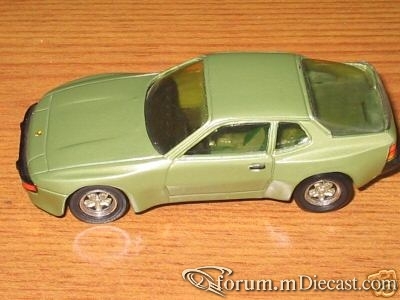 Porsche 944 1982 Tin Wizard.jpg