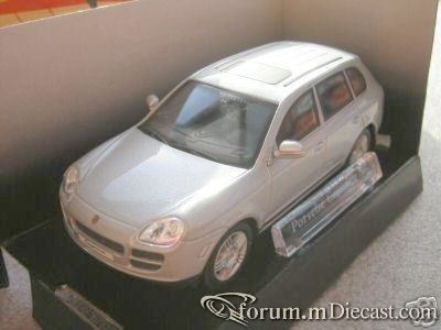 Porsche Cayenne 2002 Cararama.jpg