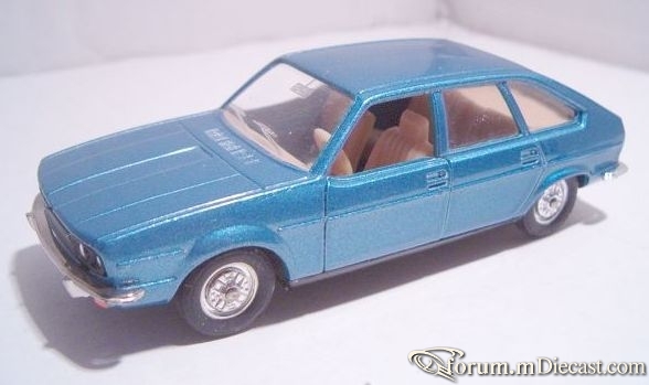 Renault 30TS Solido.jpg