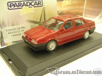 Renault 19 4d Paradcar.jpg