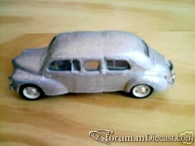 Renault 4CV Limousine.jpg