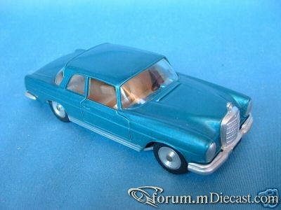 Mercedes-Benz W111 220SE 2d 1959 Solido.jpg