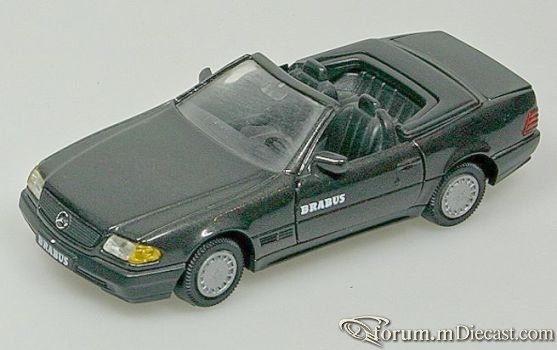 Mercedes-Benz R129 SL Cabrio 1989 Gama.jpg