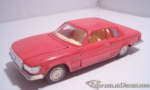 Mercedes-Benz W116 SLC Sakura.jpg