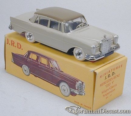 Mercedes-Benz W111 220SE 4d 1959 JRD.jpg