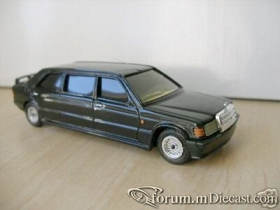 Mercedes-Benz W201 190E Limousine Solido-Korotaev.jpg