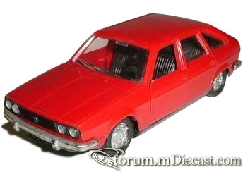 Renault 30TS Norev-1.jpg
