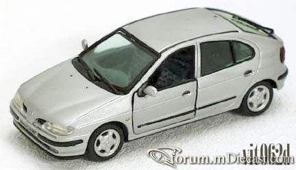Renault Megane 1996 5d Vitesse.jpg