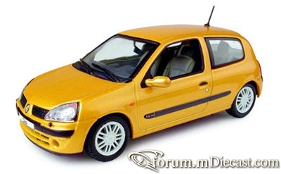 Renault Clio 2001 3d Universal Hobbies.jpg