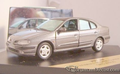 Renault Megane 1996 4d Vitesse.jpg