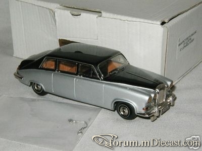Daimler DS420 Limousine Illustra.jpg