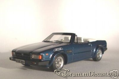 De Tomaso Longchamps Spyder Alezan.jpg