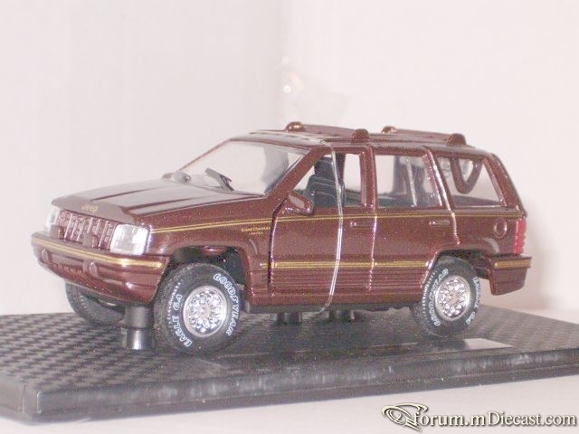 Jeep Grand Cherokee I Road Champs.jpg